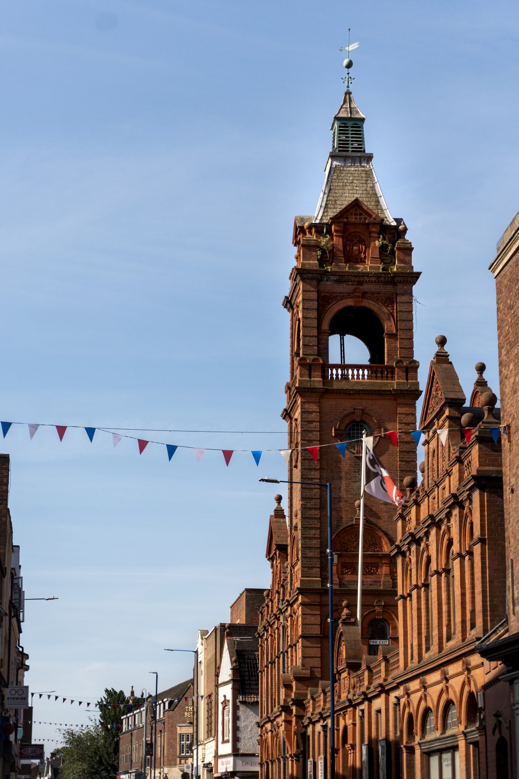 Stourbridge Town Hall and clock in the centre of the town